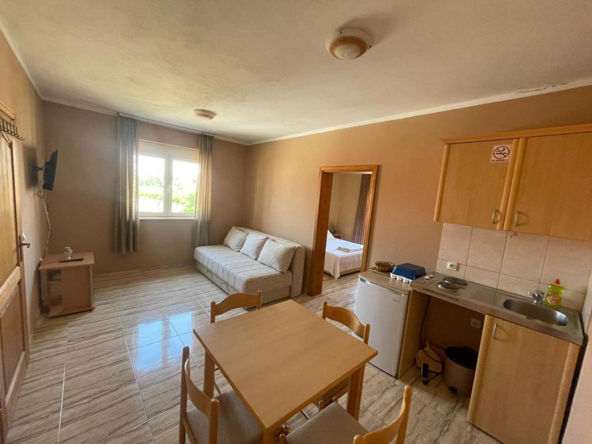 Mali Medved Ulcinj Apartment Екстериор снимка